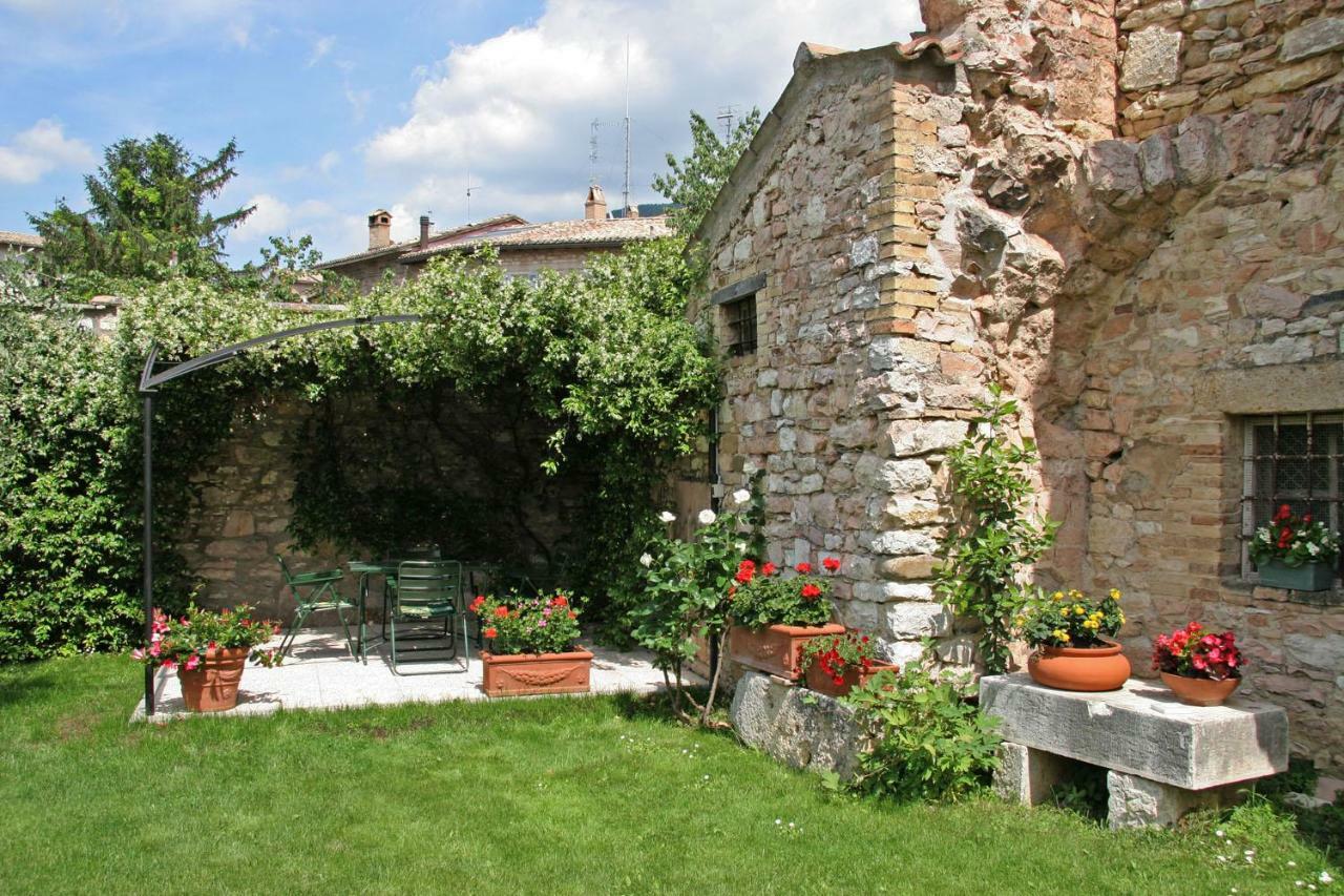 Il Turrione Daire Assisi Dış mekan fotoğraf